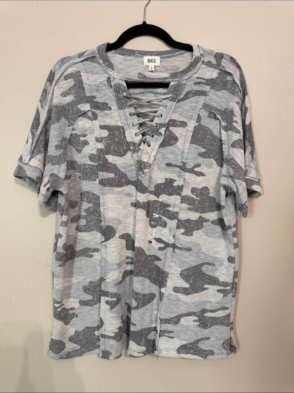 BKE women’s camo shirt size large